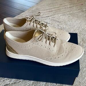 NWOT Women’s Stichlite Tan/Gold Knit Sneakers. Perfect condition!